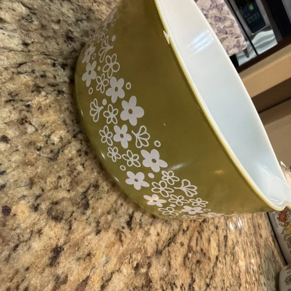 VTG Pyrex Crazy Daisy Spring Blossom # 475-B 2 1/2 QT round casserole No Lid